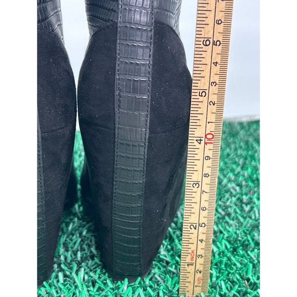 Izabella Rue Black Wedge Booties Women's Size 9  Pointed Toe Media Ankle Boots - Picture 4 of 7